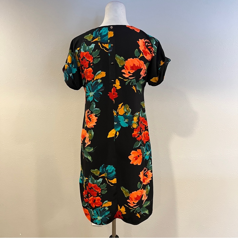 A New Day Floral V-Neck short sleeve a-line mini Dress - Picture 5 of 11